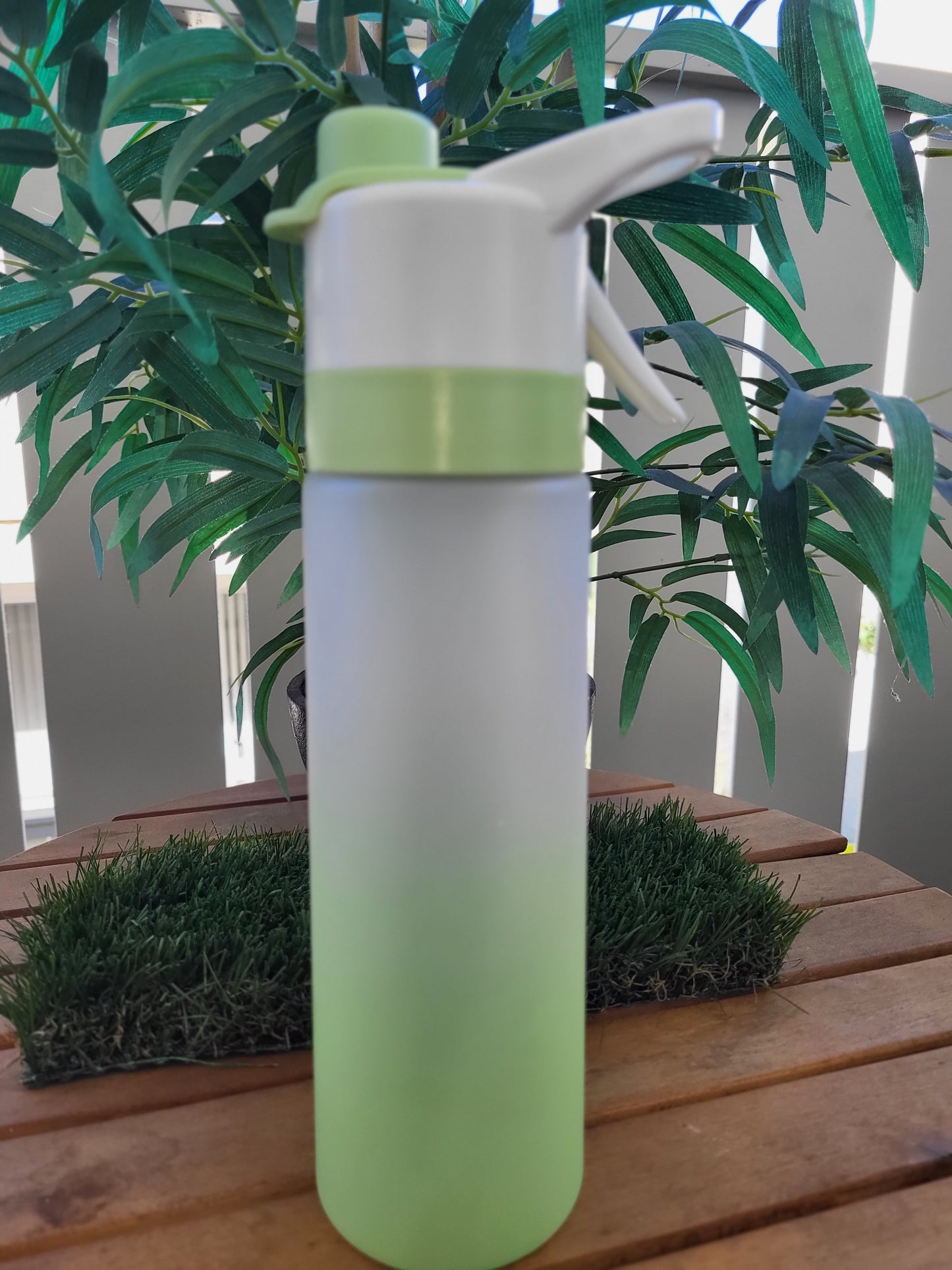 GREEN MIST N SIP LEAKPROOF WATER BOTTLE